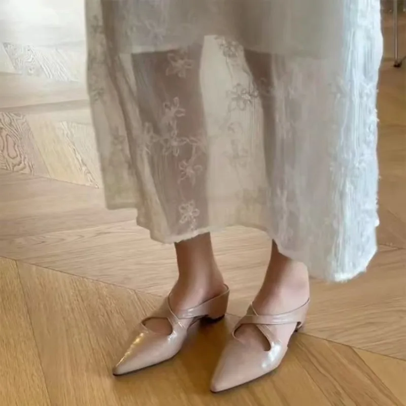 Women's Slippers Low Heel Versatile Casual Baotou Drag Pointed Toe Spring New Fashion Vintage
Women's Slippers Low Heel Versatile Casual Baotou Drag Pointed Toe Spring New Fashion Vintage