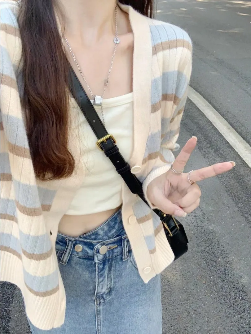 Retro Striped V-Ne Knitted Open Cardigan Women's Long Sve Soft Cozy Sweater Jaet Autumn Faion New Arrival
Retro Striped V-Ne Knitted Open Cardigan Women's Long Sve Soft Cozy Sweater Jaet Autumn Faion New Arrival