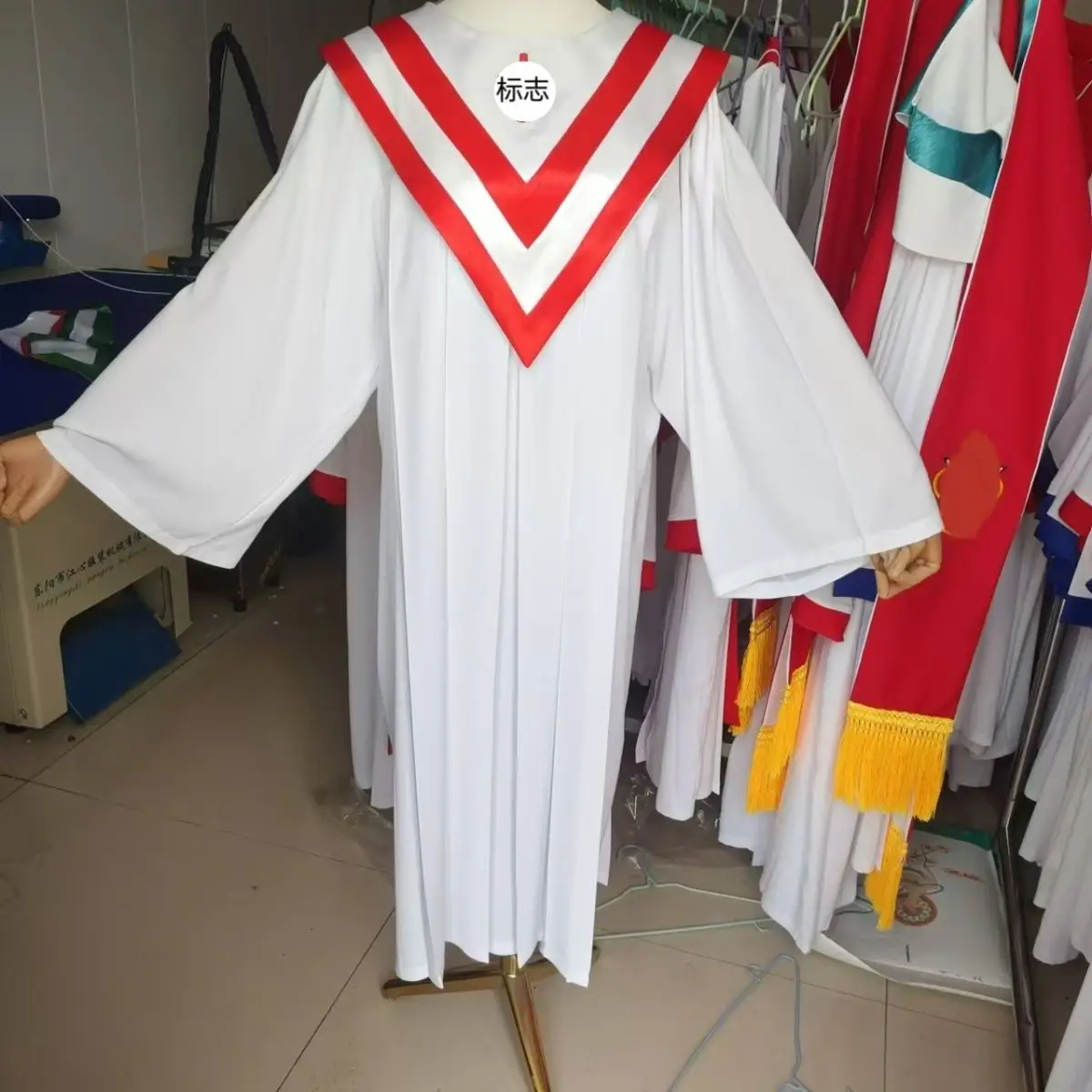 New Chorus Shawl Show Performance Gown Singing Clothing High-End Group Stage Dress
New Chorus Shawl Show Performance Gown Singing Clothing High-End Group Stage Dress