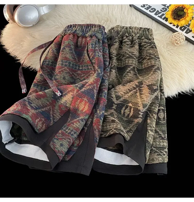 Summer Ethnic Style Patterned Plaid Shorts Men Fake 2 Pieces Knitted Short Pants Slits Lightweight Elastic Shorts Man Streetwear
Summer Ethnic Style Patterned Plaid Shorts Men Fake 2 Pieces Knitted Short Pants Slits Lightweight Elastic Shorts Man Streetwear