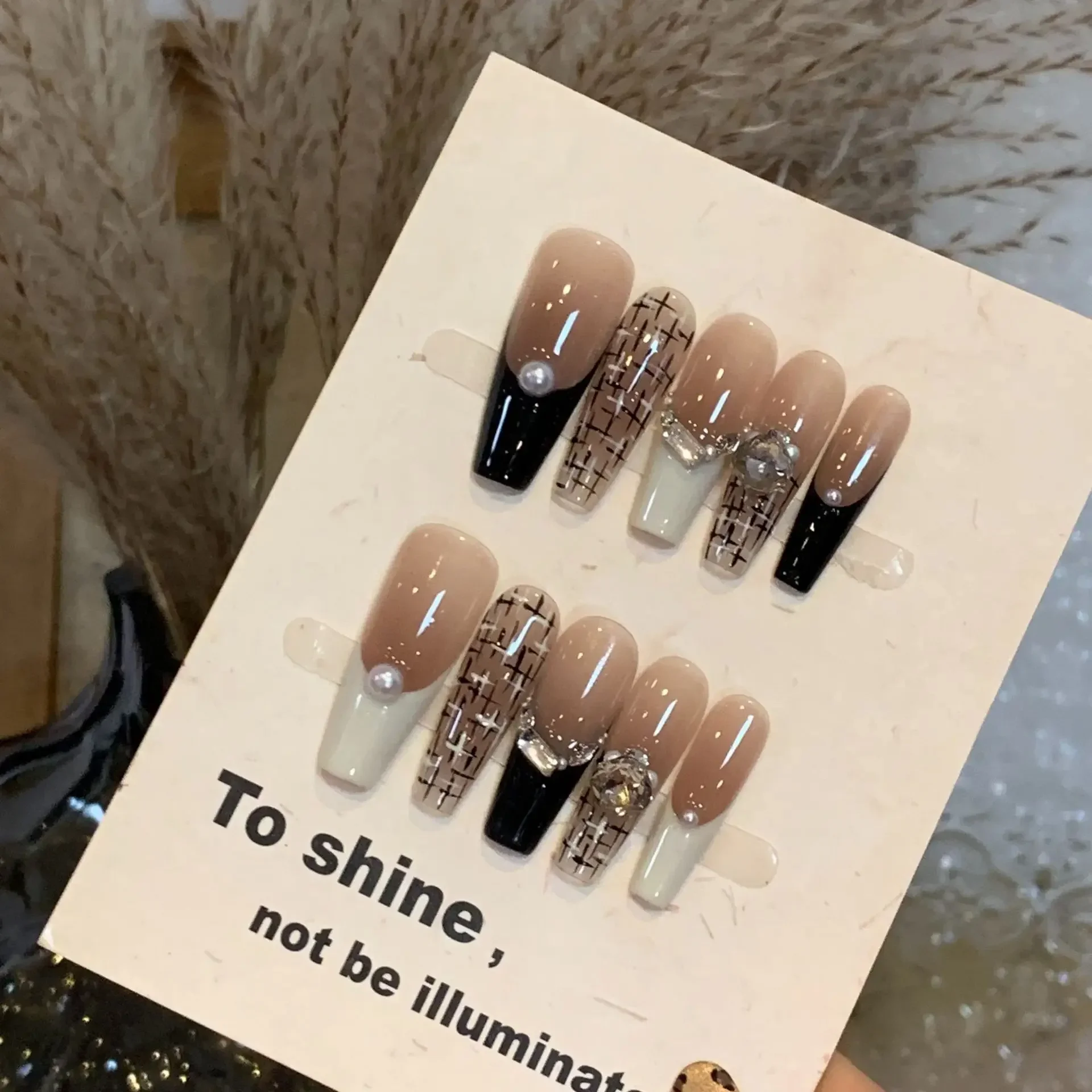 10Pcs Autumn Winter Long Coffin Handmade False Nails Swallow Gird French Press on Nail Glossy Pearl Full Cover Acrylic Nail Tips
10Pcs Autumn Winter Long Coffin Handmade False Nails Swallow Gird French Press on Nail Glossy Pearl Full Cover Acrylic Nail Tips