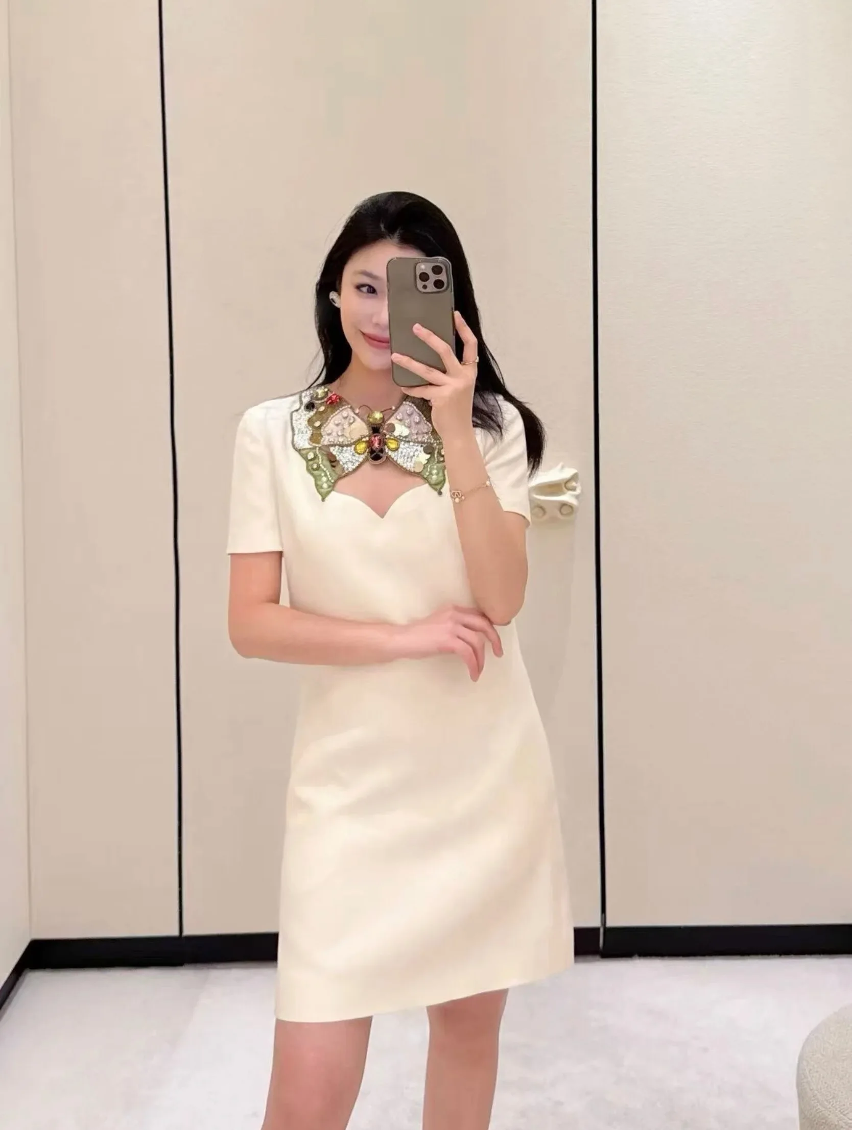 High Quality Black Silk Dress Fashion Women's Butterfly Diamonds Dress Sexy Ladies Wool Dress For Party
High Quality Black Silk Dress Fashion Women's Butterfly Diamonds Dress Sexy Ladies Wool Dress For Party