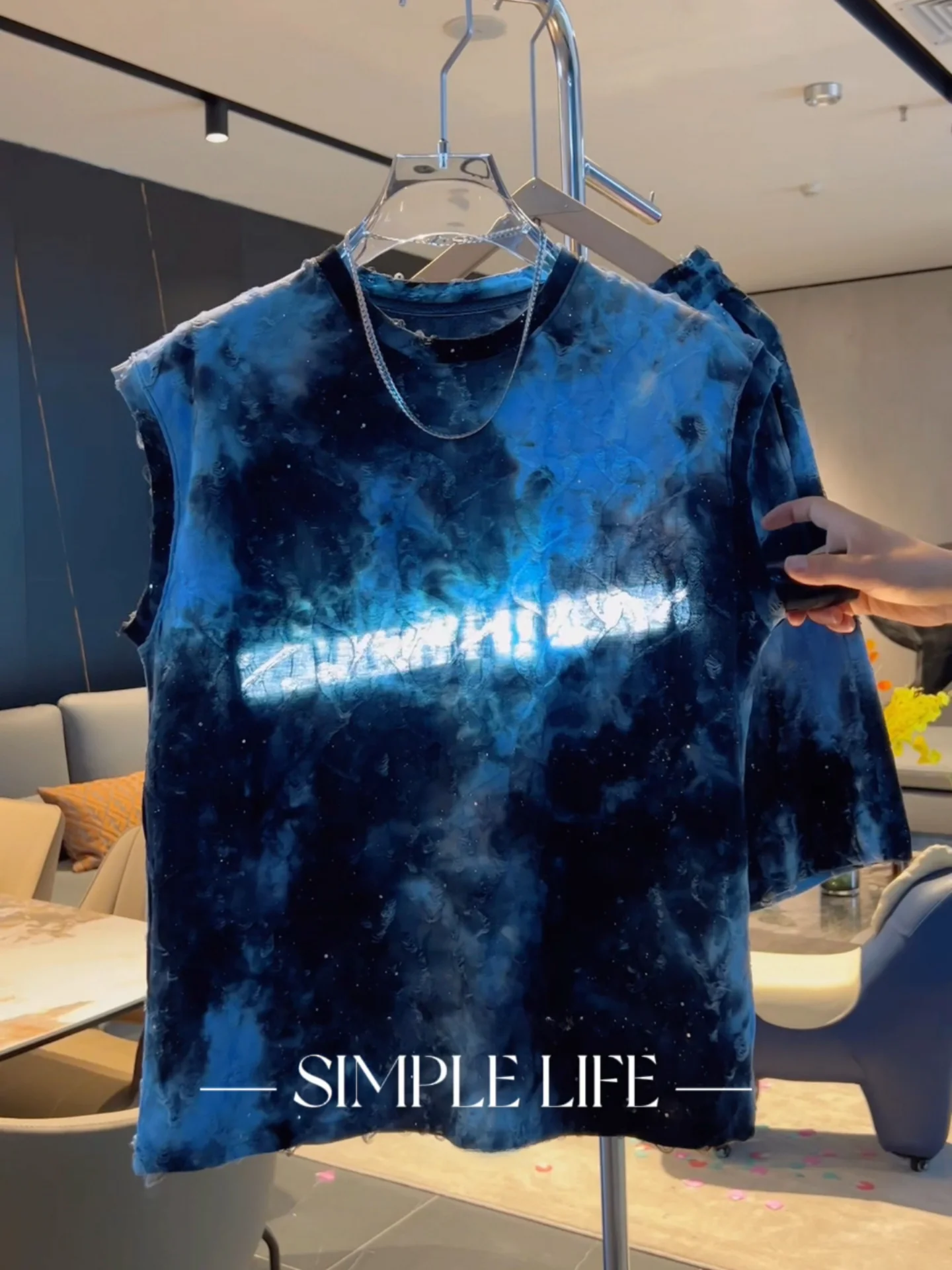 Летний комплект для мужчин в стиле тай-дай: модный повседневный национальный тренд, новый принт, спортивный универсальный жилет для молодежи
Летний комплект для мужчин в стиле тай-дай: модный повседневный национальный тренд, новый принт, спортивный универсальный жилет для молодежи