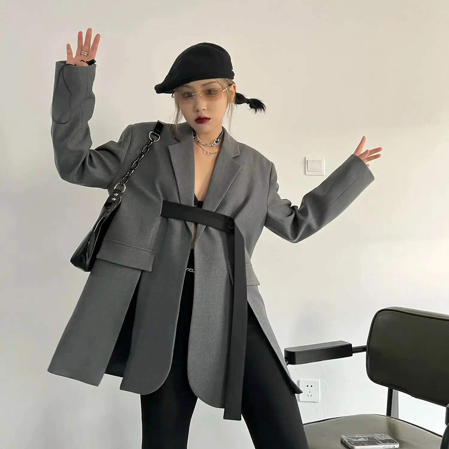 Irregular Slit Blazer Women 2024 New Autumn Style Mid-Length Loose Slim Design Street Style Long-Sleeved Cardigan Top
Irregular Slit Blazer Women 2024 New Autumn Style Mid-Length Loose Slim Design Street Style Long-Sleeved Cardigan Top