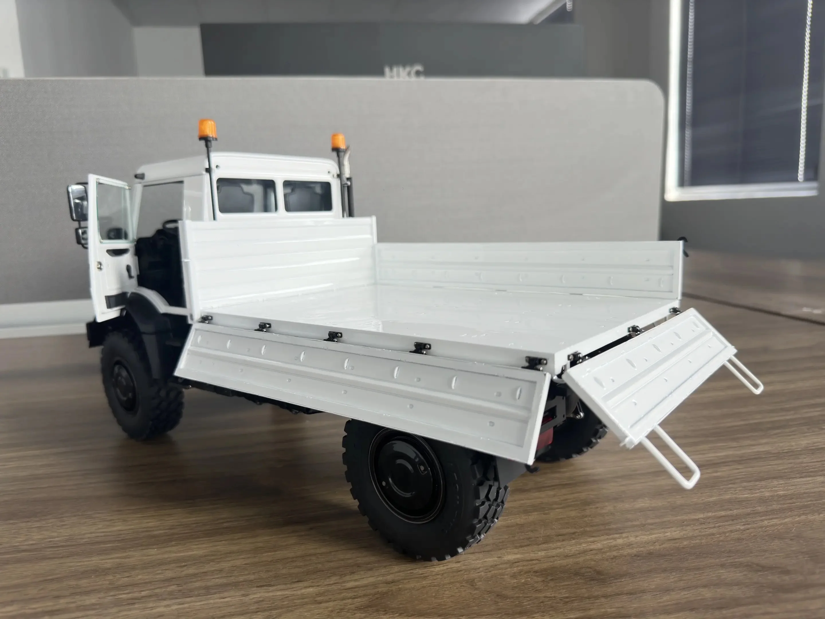 1/14 LESU 4X4 MT-44023 Грузовик с дистанционным управлением RAVE-U4023 Радиоуправляемые внедорожники Гусеничные автомобили
1/14 LESU 4X4 MT-44023 Грузовик с дистанционным управлением RAVE-U4023 Радиоуправляемые внедорожники Гусеничные автомобили