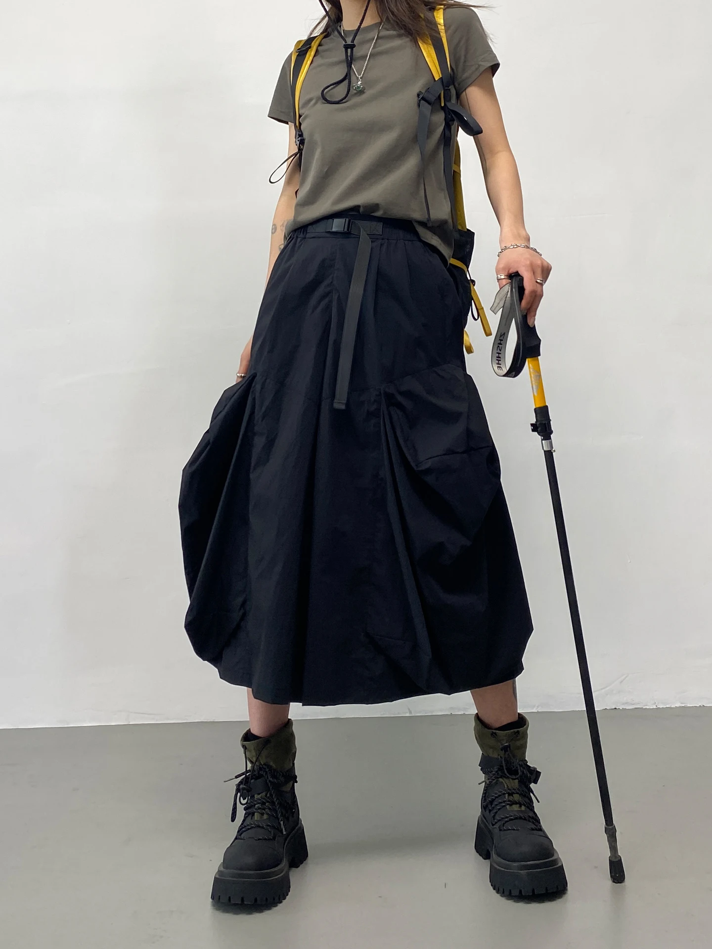 Outdoor Workwear Skirt Pants Waterproof Quick Dry Long Summer Thin Functional Sports Seven-Foot Wide Leg Pants Shorts
Outdoor Workwear Skirt Pants Waterproof Quick Dry Long Summer Thin Functional Sports Seven-Foot Wide Leg Pants Shorts