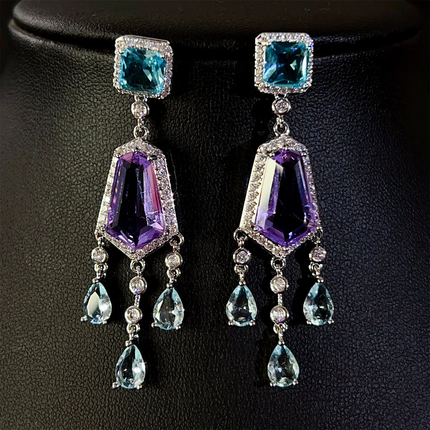 luxury earrings for women jewelry pink green purple zirconia dangling earrings party jewelry
luxury earrings for women jewelry pink green purple zirconia dangling earrings party jewelry