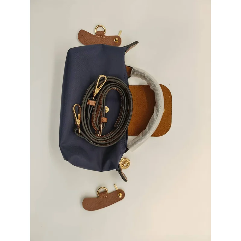 1 Set Of High-quality Lc Waterproof Nylon Women's Shoulder Bag, Multi-functional Phone Bag With Shoulder Strap
1 Set Of High-quality Lc Waterproof Nylon Women's Shoulder Bag, Multi-functional Phone Bag With Shoulder Strap