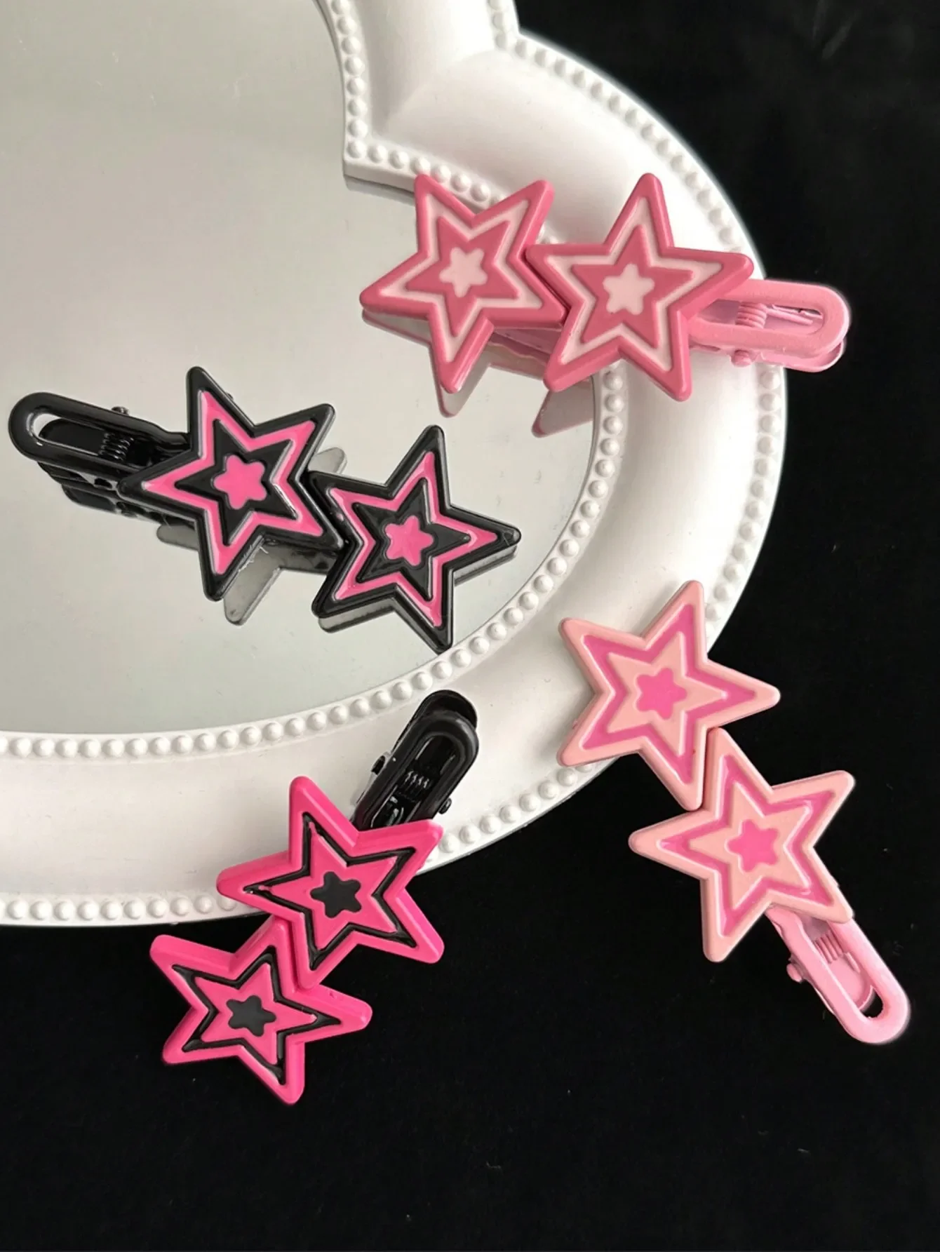 4pcs Sweet & Cool Pink Star Hair Clips For Women, Y2K Vintage Fashion Alligator Hair Clips, Suitable For Daily Use Claw Clips Hair Claws Hair Barrettes, School Stuff, Pink Hair Clips, Cute Accessories, Hair Accessories, Valentines Accessories, Head Access
4pcs Sweet & Cool Pink Star Hair Clips For Women, Y2K Vintage Fashion Alligator Hair Clips, Suitable For Daily Use Claw Clips Hair Claws Hair Barrettes, School Stuff, Pink Hair Clips, Cute Accessories, Hair Accessories, Valentines Accessories, Head Access