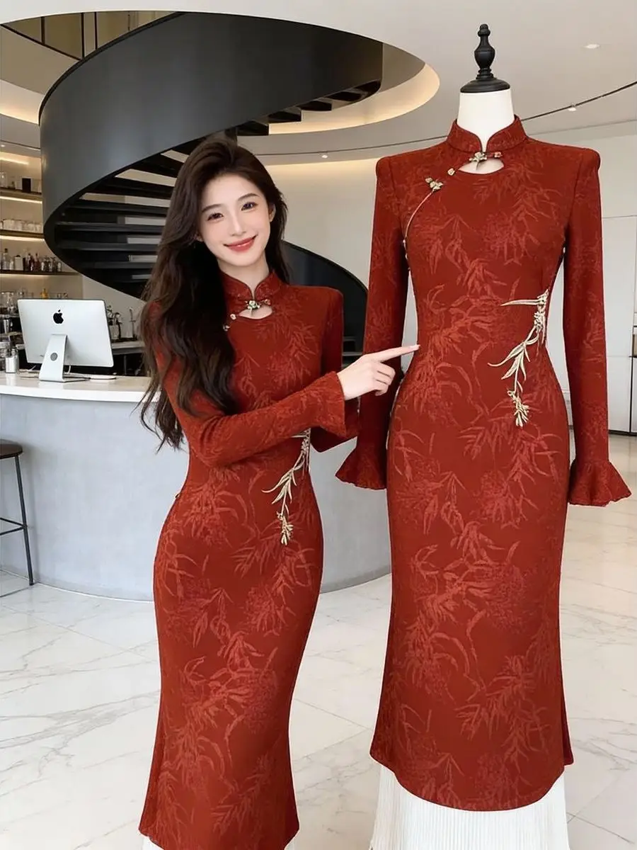 Elegant Red Chinese Style Wedding Dress Retro New Year Visit Costume Women's Fashionable Winter Gown Two-Piece Set for Adults
Elegant Red Chinese Style Wedding Dress Retro New Year Visit Costume Women's Fashionable Winter Gown Two-Piece Set for Adults