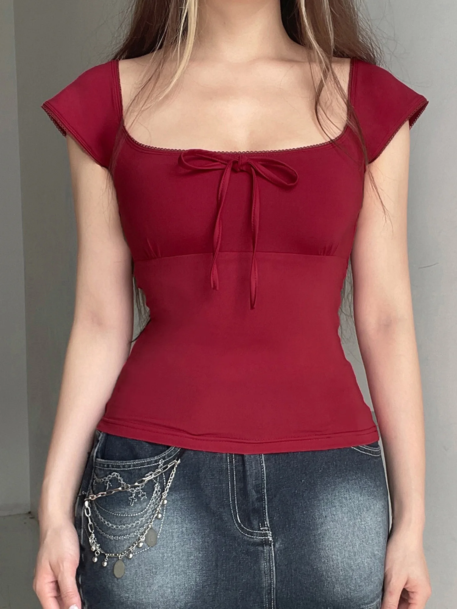 Женские укороченные топы с короткими рукавами, милые футболки с U-образным вырезом и кружевными полями, галстук-бабочка спереди, пляжная вечеринка, футболки на выход
Женские укороченные топы с короткими рукавами, милые футболки с U-образным вырезом и кружевными полями, галстук-бабочка спереди, пляжная вечеринка, футболки на выход