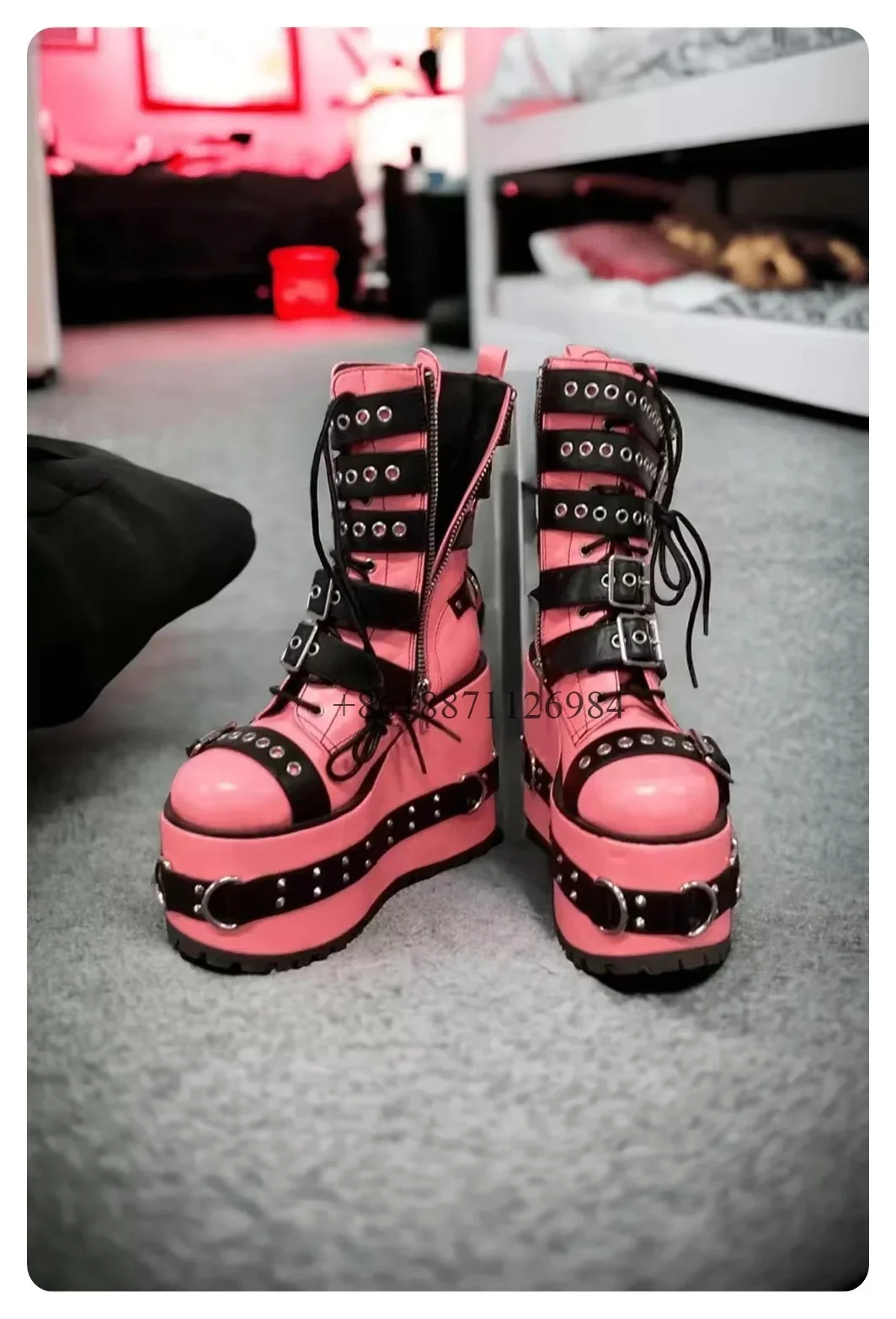 Patent Leather Round Toe Belt Buckle Mid-Calf Platform Women Boots with Rivet Back Zipper Design Large Size Customized Shoes
Patent Leather Round Toe Belt Buckle Mid-Calf Platform Women Boots with Rivet Back Zipper Design Large Size Customized Shoes
