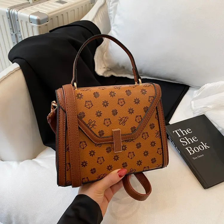 2025 Luxe Textured Leather Envelope Bag Premium Cowhide Messenger Purse,Chic Small Square Crossbody for Office&Evening Events
2025 Luxe Textured Leather Envelope Bag Premium Cowhide Messenger Purse,Chic Small Square Crossbody for Office&Evening Events