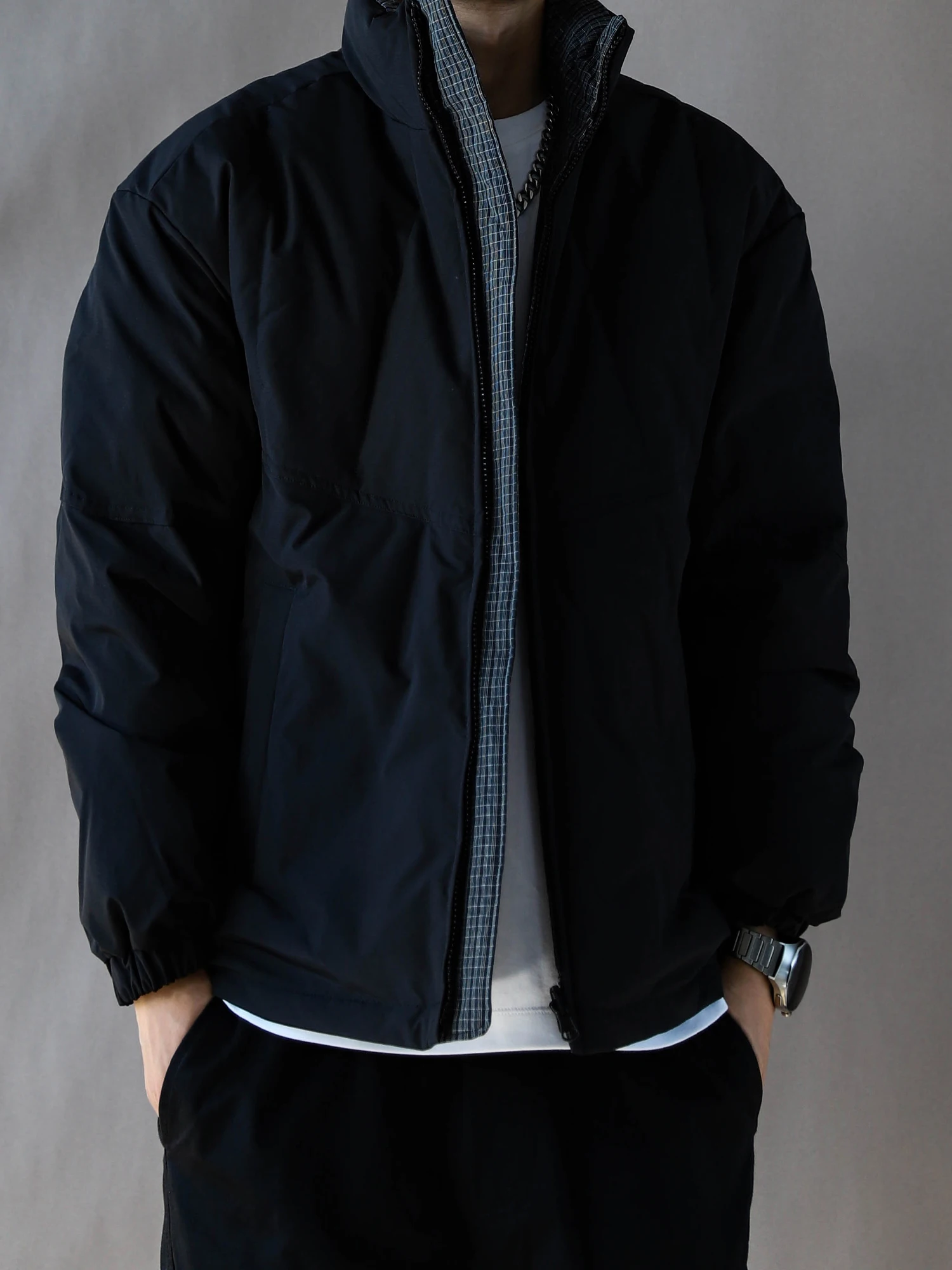 Мужская утепленная куртка с 90% пуха, свободный крой, воротник-стойка, двусторонняя, зимняя теплая верхняя одежда, большой размер, черная, оверсайз
Мужская утепленная куртка с 90% пуха, свободный крой, воротник-стойка, двусторонняя, зимняя теплая верхняя одежда, большой размер, черная, оверсайз