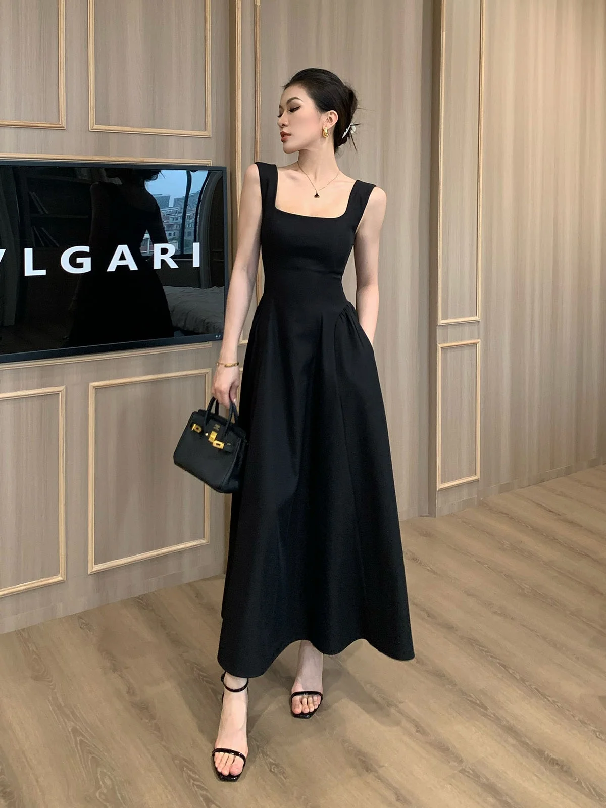 Black Slim Fit Summer Strapless Square Collar Dress JIJINQI Hepburn Long Dress Waist Cinching Design Sensual A-Line Skirt
Black Slim Fit Summer Strapless Square Collar Dress JIJINQI Hepburn Long Dress Waist Cinching Design Sensual A-Line Skirt