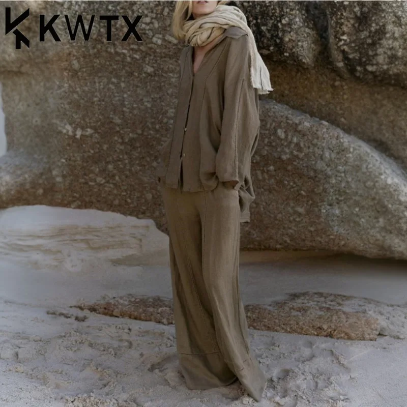 KWTX 2025 Spring Women’s Two Piece Set Khaki Patchwork Shirt & High Waist Wide Pants Tailored Det High Quality Office Summer
KWTX 2025 Spring Women’s Two Piece Set Khaki Patchwork Shirt & High Waist Wide Pants Tailored Det High Quality Office Summer