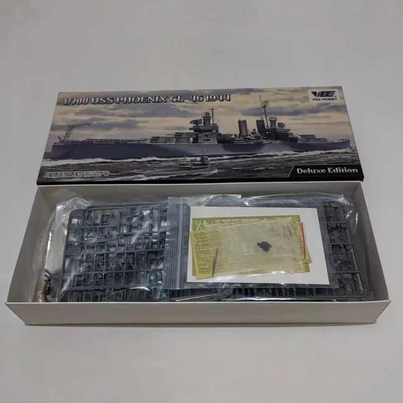 VEE HOBBY E57017 1/700 CL-46 Phoenix Cruiser Deluxe Edition Assembly Plastic Model Kit
VEE HOBBY E57017 1/700 CL-46 Phoenix Cruiser Deluxe Edition Assembly Plastic Model Kit