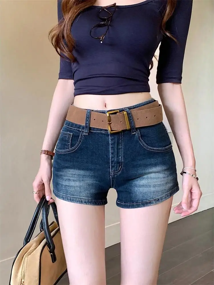 American Style Low Waist Denim Shorts Women's Summer 2026 New Slimming Sexy Butt Covering Color Block A-Line Hot Pants
American Style Low Waist Denim Shorts Women's Summer 2026 New Slimming Sexy Butt Covering Color Block A-Line Hot Pants