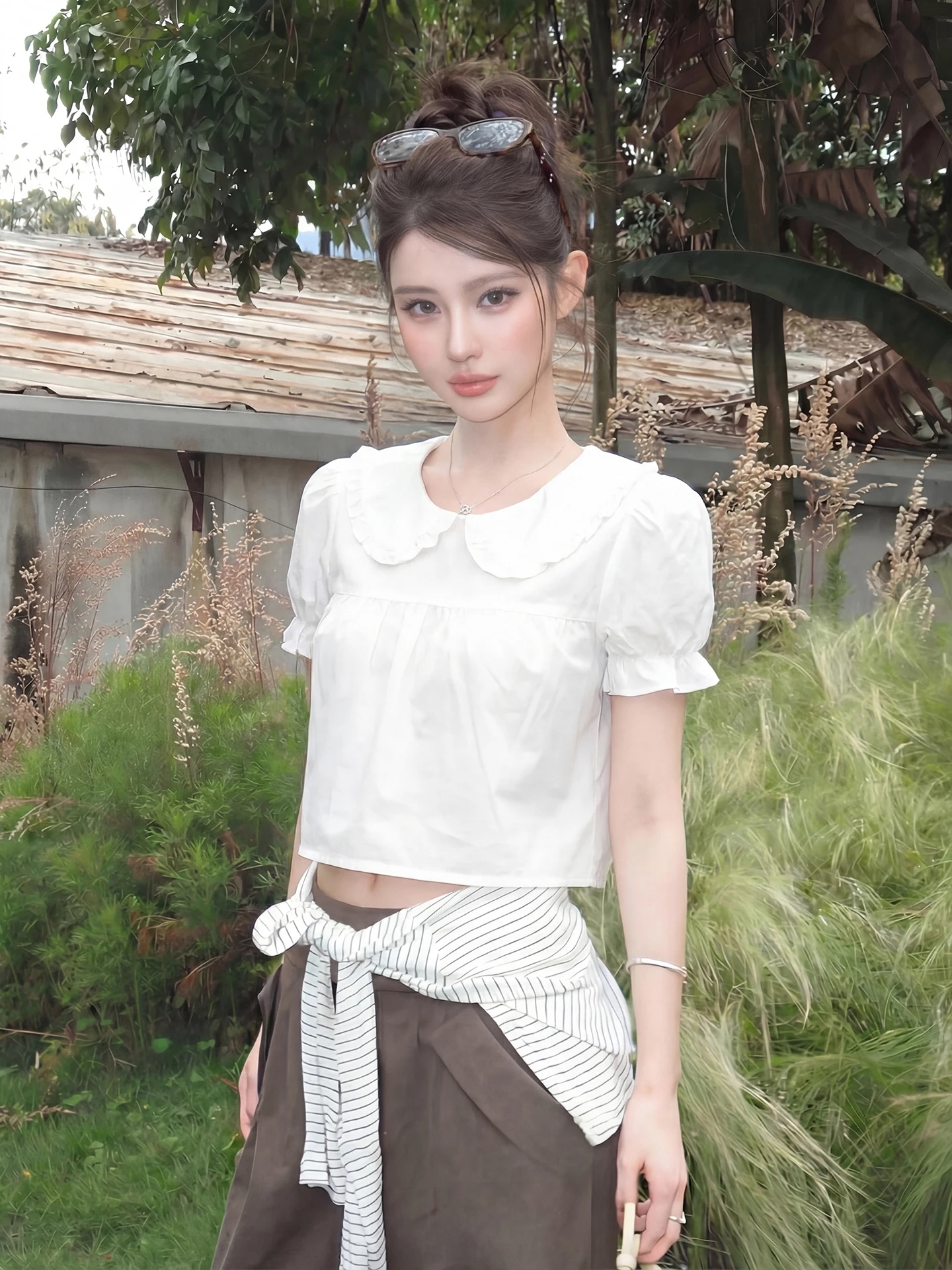 Spring Summer Design White Strap Top And Bottoms Bubble Sleeve Doll Collar Shirt Women's Two-Piece Set Commute Style Polyeste...
Spring Summer Design White Strap Top And Bottoms Bubble Sleeve Doll Collar Shirt Women's Two-Piece Set Commute Style Polyeste...