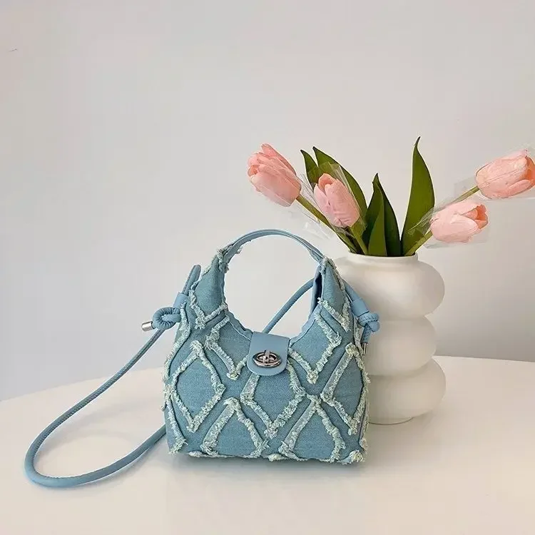 Trendy New Denim Single Shoulder Crossbody Bag Niche Designer Tassel Women's Bag Fashionable and Simple Retro Versatile Handbag
Trendy New Denim Single Shoulder Crossbody Bag Niche Designer Tassel Women's Bag Fashionable and Simple Retro Versatile Handbag