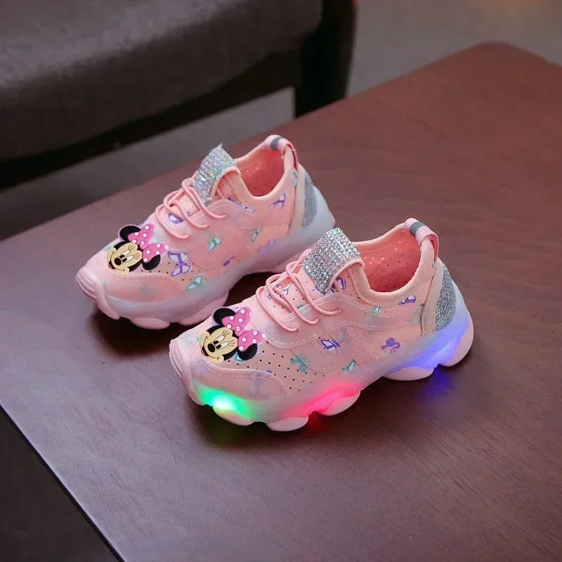 Disney children's cartoon Minnie Mickey soft sole boys and girls casual shoes student sports shoes running light mesh shoes
Disney children's cartoon Minnie Mickey soft sole boys and girls casual shoes student sports shoes running light mesh shoes