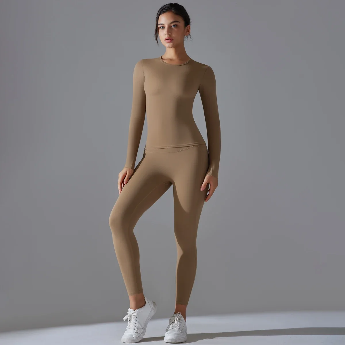 Бесшовный комплект для йоги из 2 предметов, женские леггинсы с высокой талией и карманами, спортивная одежда, одежда для спортзала, укороченный топ с длинными рукавами для фитнеса, спортивные костюмы 
Бесшовный комплект для йоги из 2 предметов, женские леггинсы с высокой талией и карманами, спортивная одежда, одежда для спортзала, укороченный топ с длинными рукавами для фитнеса, спортивные костюмы