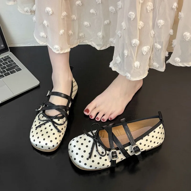 Retro Mary Jane Flat Shoes Women's 2026 New Knot Slip-On Ballet Flat Low Cut Single Shoes Sweet Style round Toe Loa...
Retro Mary Jane Flat Shoes Women's 2026 New Knot Slip-On Ballet Flat Low Cut Single Shoes Sweet Style round Toe Loa...