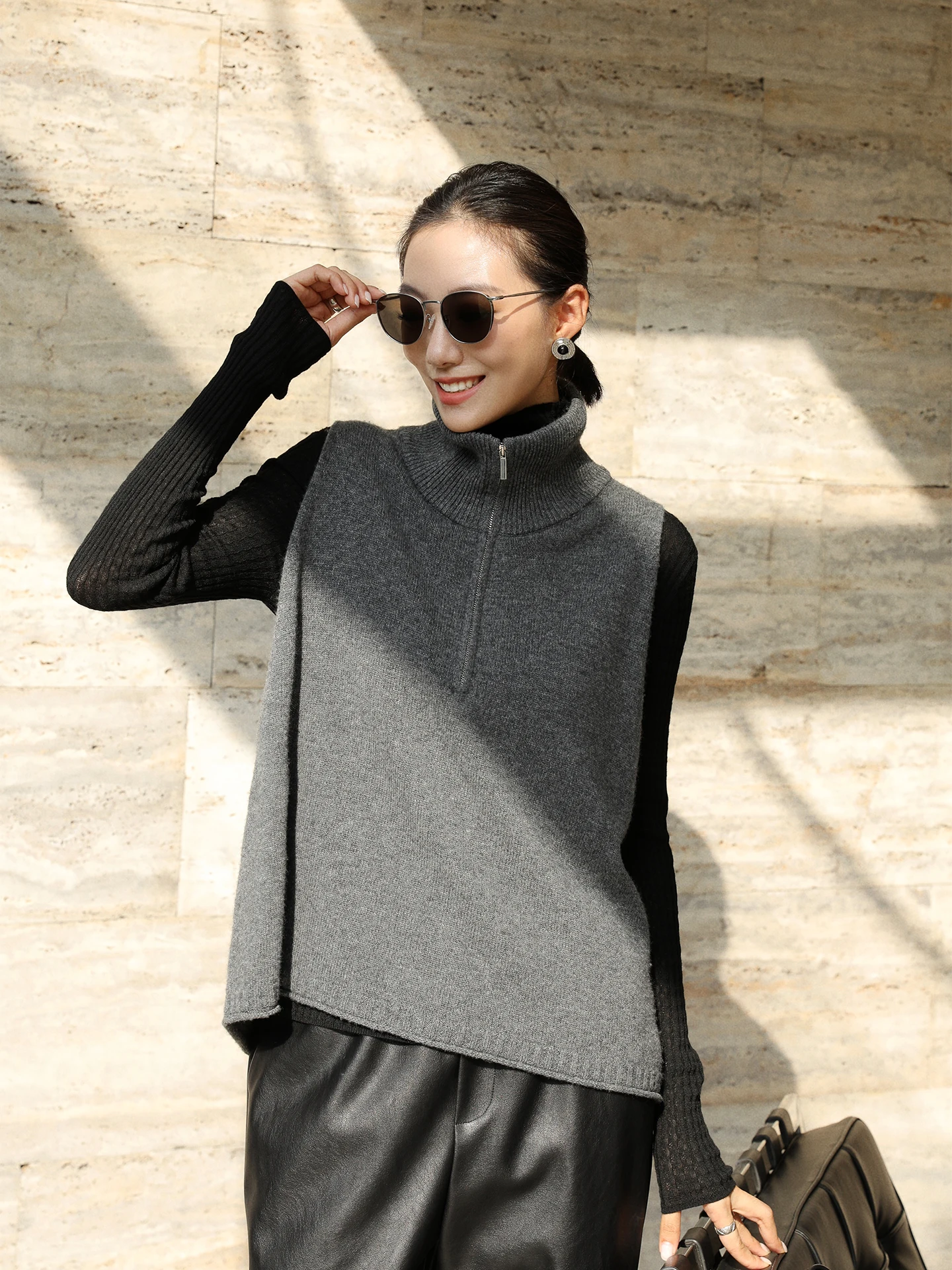 Spring 2026 New Faion High Collar Zipper Knitted Svel Loose Women's Vest Comfortable Inner Wear Casual Sle Pure Color
Spring 2026 New Faion High Collar Zipper Knitted Svel Loose Women's Vest Comfortable Inner Wear Casual Sle Pure Color