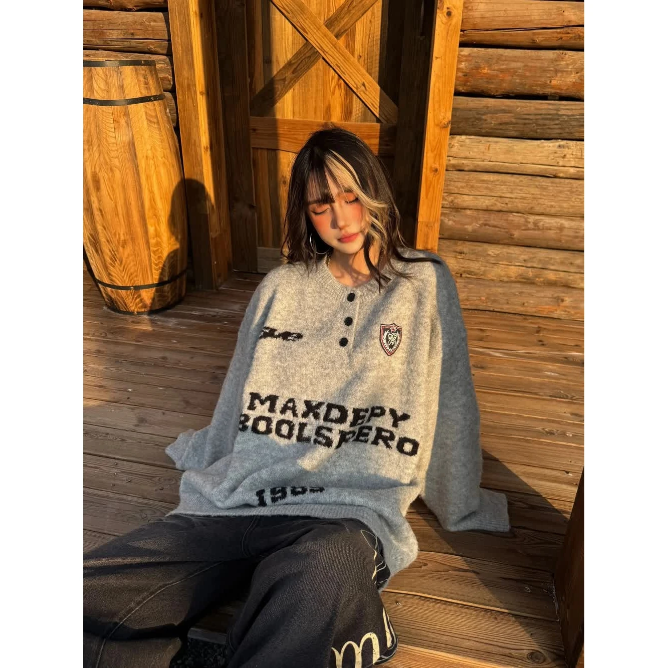 Американский ретро-свитер с воротником и буквенным принтом, свободный крой, повседневный дизайн, вязаный, осенний сезон, полиэстер, теплый.
Американский ретро-свитер с воротником и буквенным принтом, свободный крой, повседневный дизайн, вязаный, осенний сезон, полиэстер, теплый.