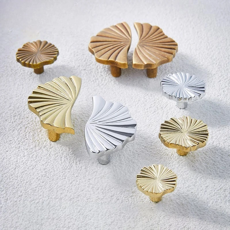 New Chinese Style Lotus Leaf Furniture Handles Solid Brass Handles for Cabinets and Drawers Luxury Dresser Shoe Cabinets Pulls 
New Chinese Style Lotus Leaf Furniture Handles Solid Brass Handles for Cabinets and Drawers Luxury Dresser Shoe Cabinets Pulls
