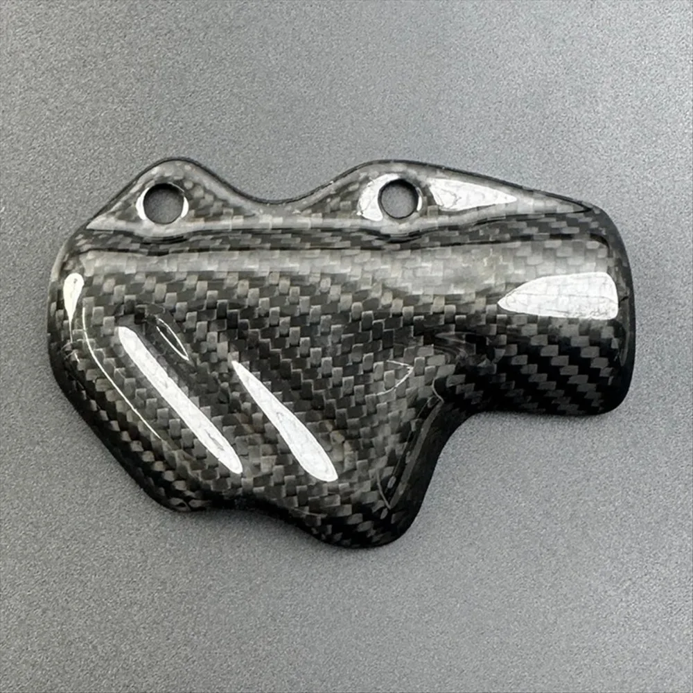 # Cubierta bomba freno trasero fibra carbono para motocicleta 832R para DUCATI (color fibra carbono)
# Cubierta bomba freno trasero fibra carbono para motocicleta 832R para DUCATI (color fibra carbono)