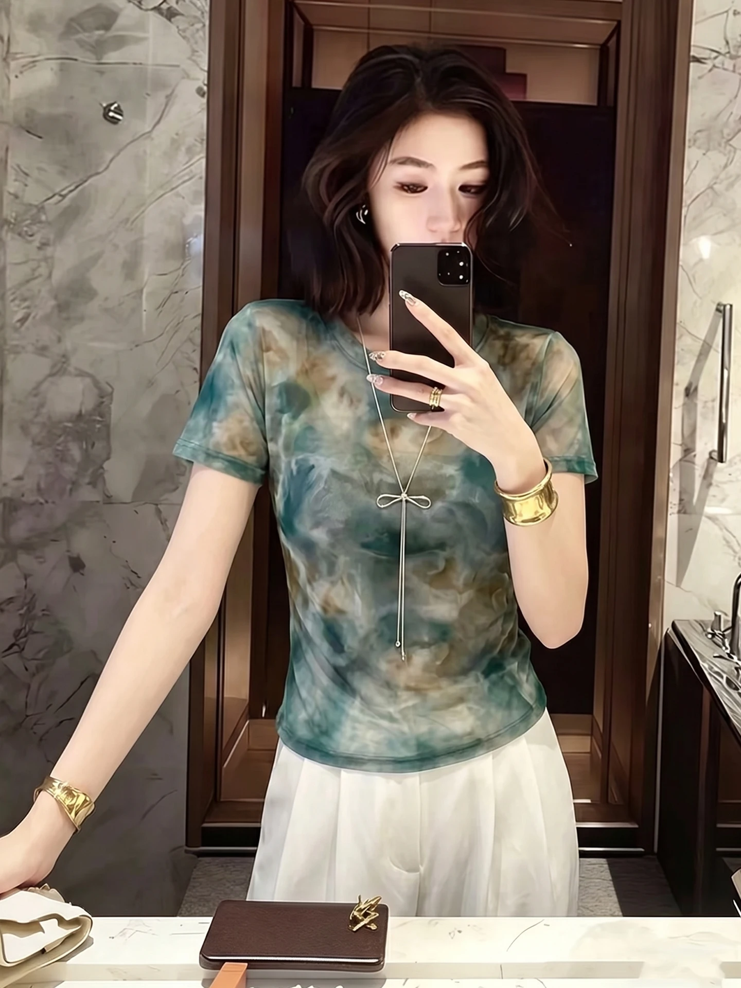 Elegant Casual Short Sleeve T-Shirt Fashionable White Enhancing Summer Top Korean Style Straight Cut Versatile Women's Tee
Elegant Casual Short Sleeve T-Shirt Fashionable White Enhancing Summer Top Korean Style Straight Cut Versatile Women's Tee