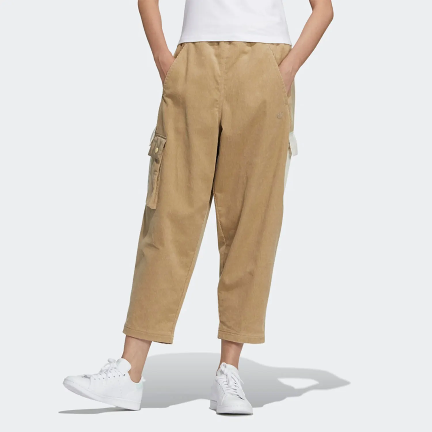 Adidas оригинальные женские вельветовые трикотажные спортивные брюки HK0486
Adidas оригинальные женские вельветовые трикотажные спортивные брюки HK0486