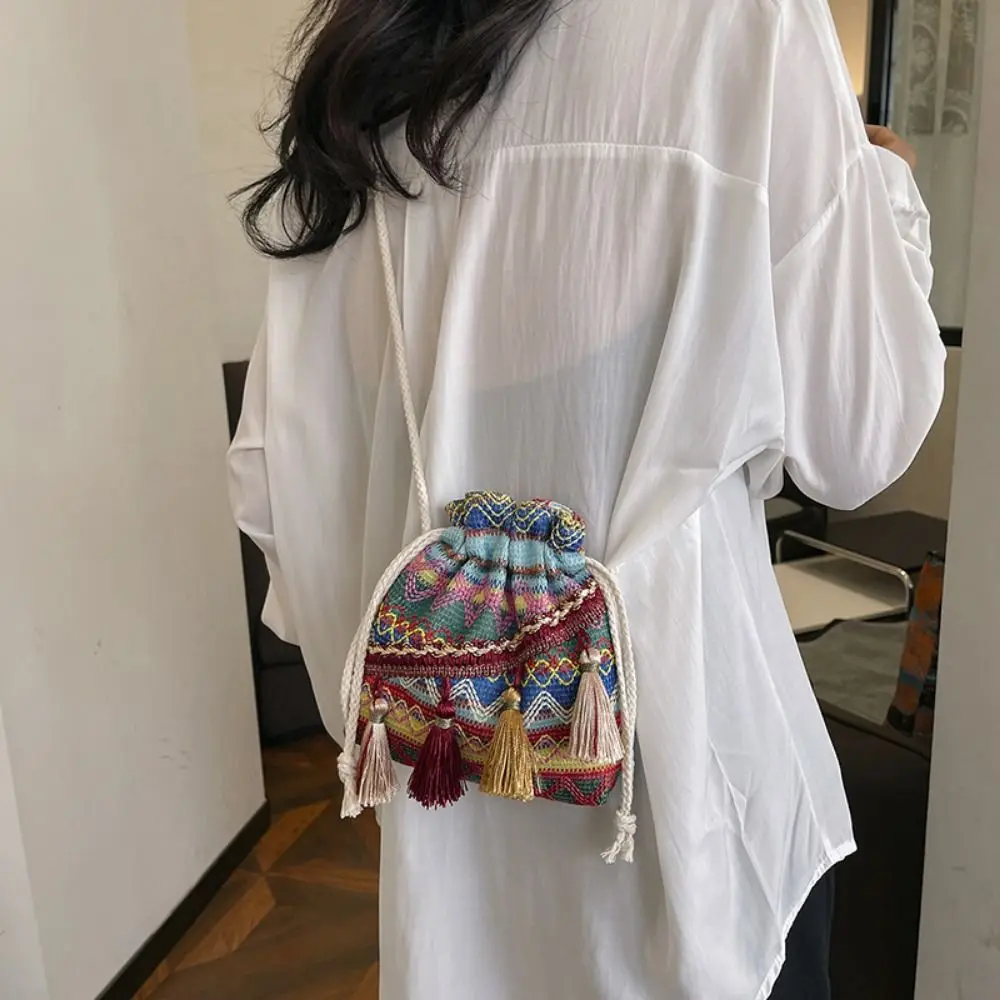 Gift Colorful Tasseled Handbag Floral Printed Portable Women Shoulder Bag Embroidery Adjustable Female Crossbody Bag Outdoor
Gift Colorful Tasseled Handbag Floral Printed Portable Women Shoulder Bag Embroidery Adjustable Female Crossbody Bag Outdoor