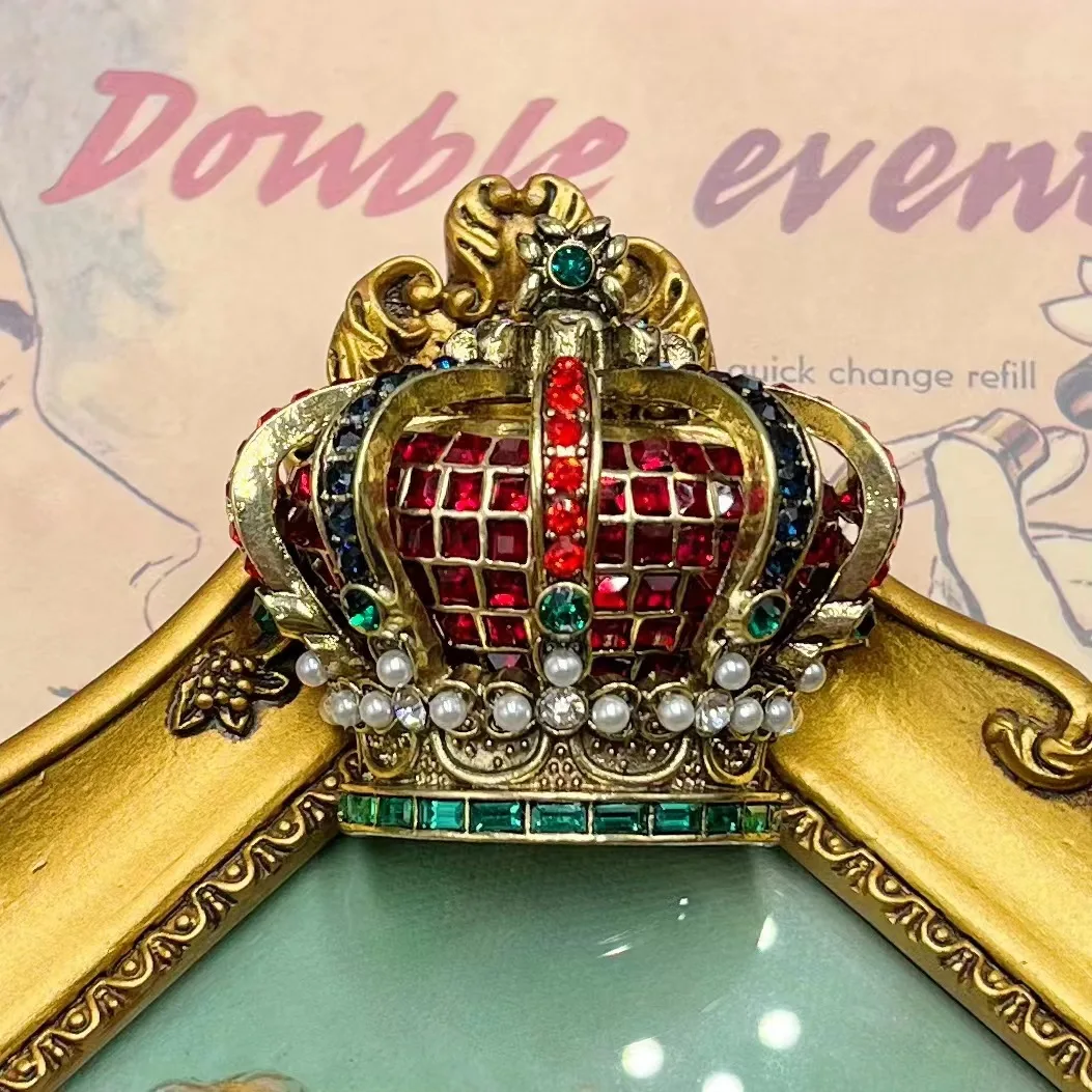 European and American Vintage Crown Style Heavy Inlaid Women's Pearl Brooch Jewelry
European and American Vintage Crown Style Heavy Inlaid Women's Pearl Brooch Jewelry