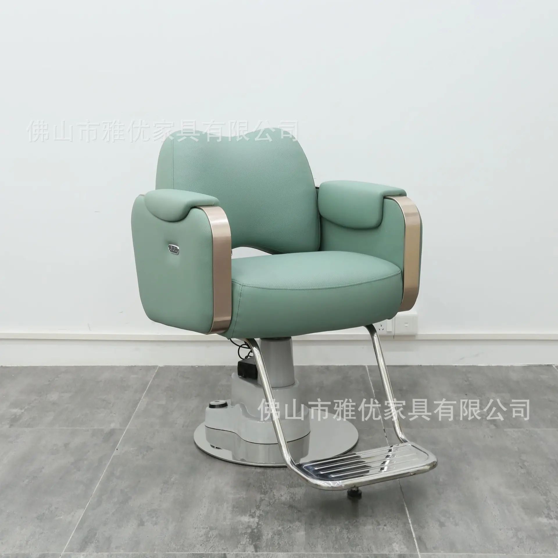 High-end electric hairdressing chair barber shop hair salon special ventilation heating barber chair lifting salon chair perm an
High-end electric hairdressing chair barber shop hair salon special ventilation heating barber chair lifting salon chair perm an