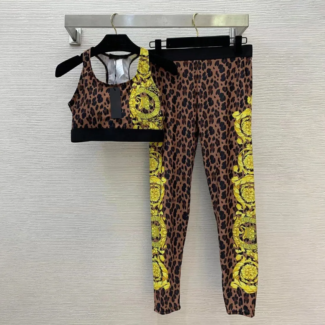 Luxury Design Women's Bikini Sets Classic Palace Stripe Leopard Yoga Sets Fashion Brand Women's Beach Swimsuits Sexy Swimwear
Luxury Design Women's Bikini Sets Classic Palace Stripe Leopard Yoga Sets Fashion Brand Women's Beach Swimsuits Sexy Swimwear