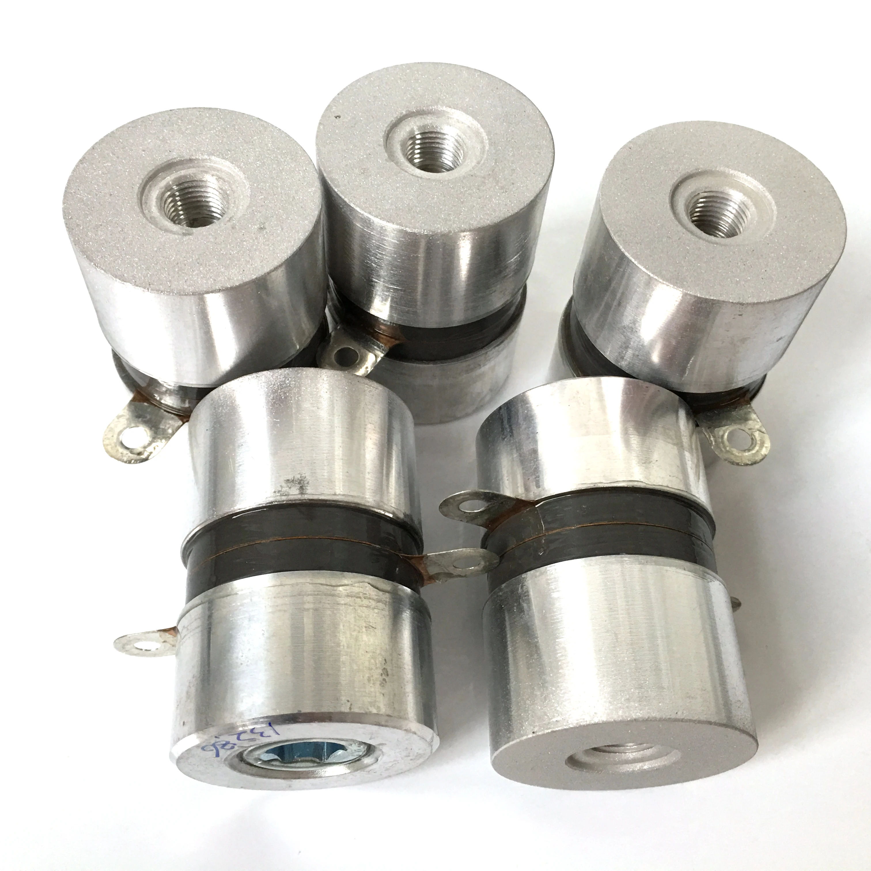 10PCS/lot 135K 60W High Frequency Piezoelectric Ultrasonic Oscillator For Ultrasonic Cleaning Machine
10PCS/lot 135K 60W High Frequency Piezoelectric Ultrasonic Oscillator For Ultrasonic Cleaning Machine