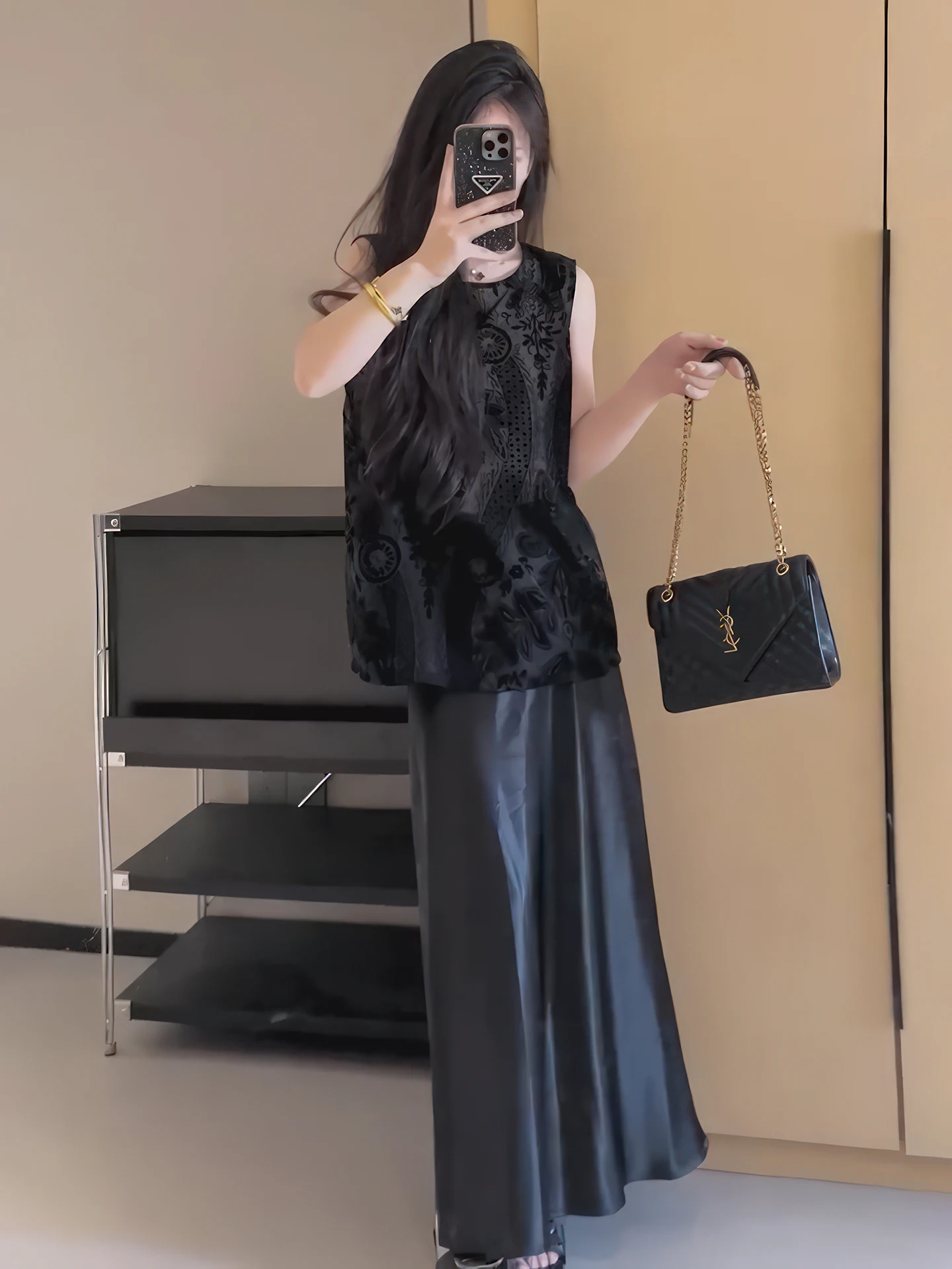 Новый китайский национальный тренд, женский летний комплект 2024, высококачественный кружевной жилет, топ f, юбка, комплект из двух предметов, модный ансамбль
Новый китайский национальный тренд, женский летний комплект 2024, высококачественный кружевной жилет, топ f, юбка, комплект из двух предметов, модный ансамбль