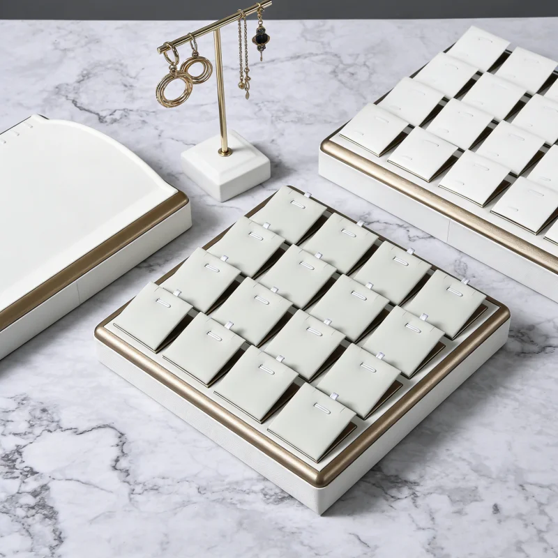 Подставка для ювелирных изделий золотого и белого цвета, металлический органайзер с закругленными углами для колец, ожерелий, подвесок, браслетов, для витрин бутиков и прилавков
Подставка для ювелирных изделий золотого и белого цвета, металлический органайзер с закругленными углами для колец, ожерелий, подвесок, браслетов, для витрин бутиков и прилавков