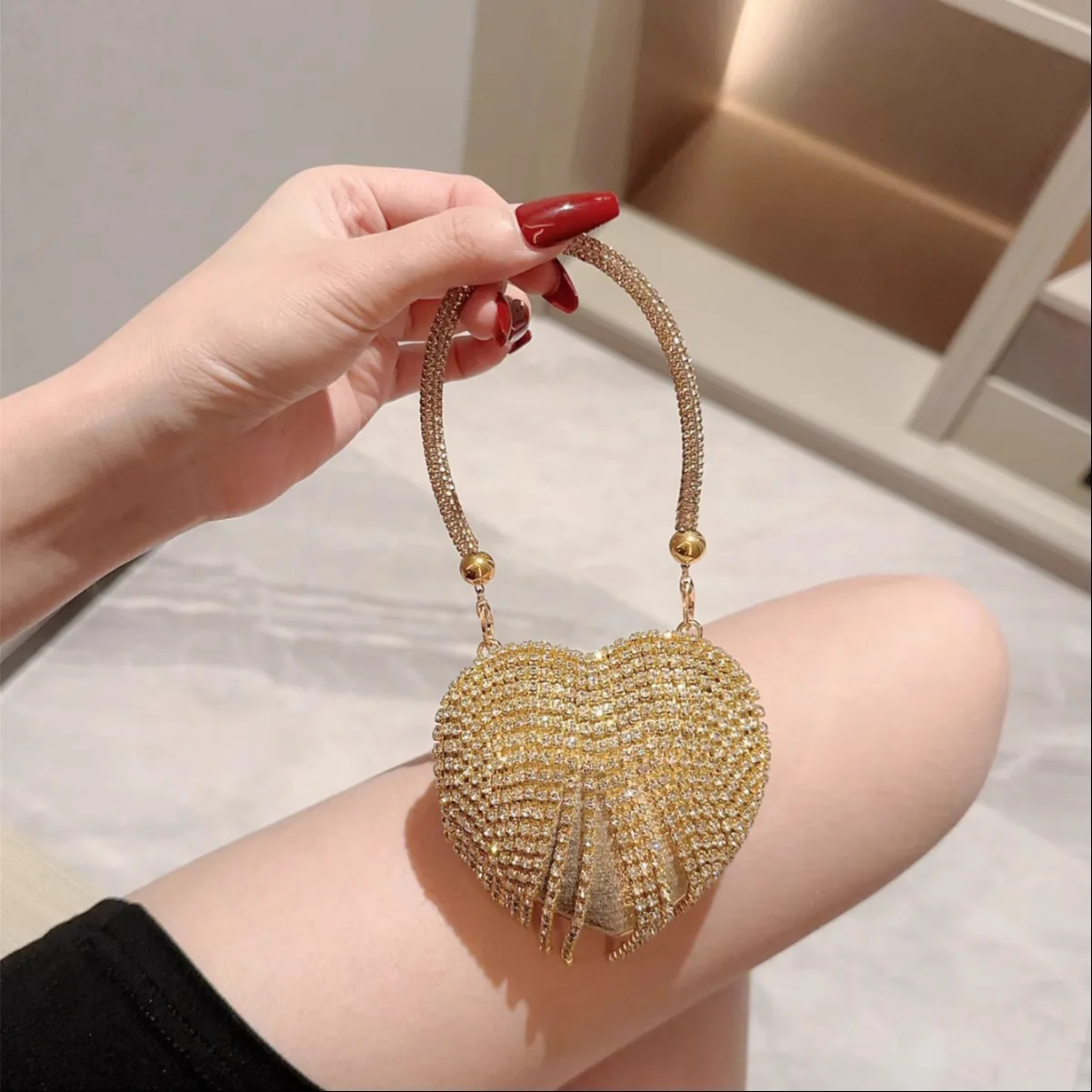 Luxury Mini Bling Heart Shape Diamond Evening Clutch Rhinestones Purse Ladies Fashion Bag Designer for Women Chain Shoulder Bags
Luxury Mini Bling Heart Shape Diamond Evening Clutch Rhinestones Purse Ladies Fashion Bag Designer for Women Chain Shoulder Bags