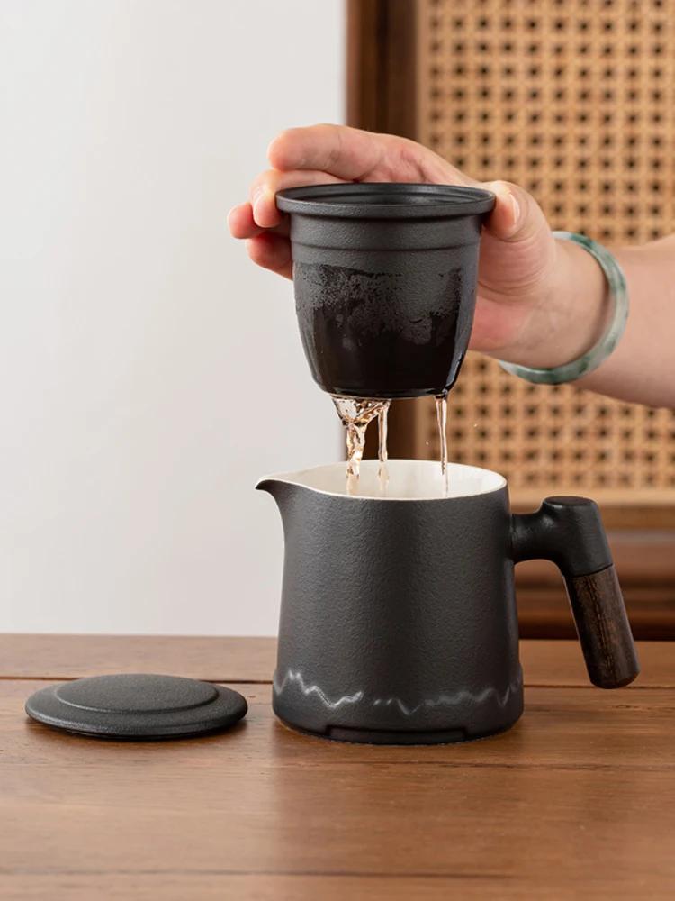 Large Capacity Ceramic Teapot with Wooden Handle Filter Anti-Scalding Tea Brewing Device Single Cover Home Use Gongfu Tea Set
Large Capacity Ceramic Teapot with Wooden Handle Filter Anti-Scalding Tea Brewing Device Single Cover Home Use Gongfu Tea Set