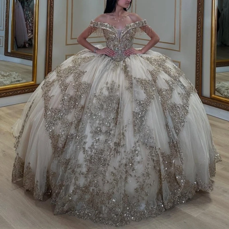 Champagne Quinceanera Dresses Off Shoulder Ball Gown Sweet 16 Dress Applique Lace Beads Tull Birthday Party Vestidos 15 Anos
Champagne Quinceanera Dresses Off Shoulder Ball Gown Sweet 16 Dress Applique Lace Beads Tull Birthday Party Vestidos 15 Anos