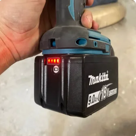 9AH/9000mAH Makita 18V battery for Makita 18V power tools The 18V Makita BL1860B rechargeable battery can replace BL1850B LXT400
9AH/9000mAH Makita 18V battery for Makita 18V power tools The 18V Makita BL1860B rechargeable battery can replace BL1850B LXT400