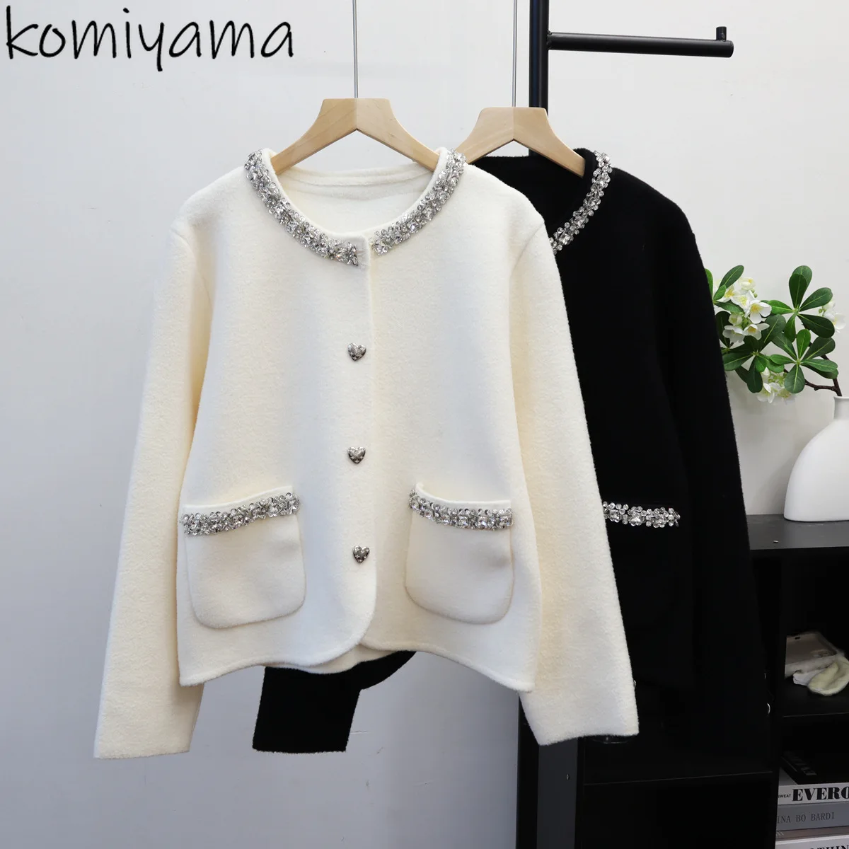 O-neck Diamonds 2025 Chaquetas De Mujer Heart Button Jacket Autumn Winter Jackets Small Fragrance Outerwears Woman Clothing
O-neck Diamonds 2025 Chaquetas De Mujer Heart Button Jacket Autumn Winter Jackets Small Fragrance Outerwears Woman Clothing