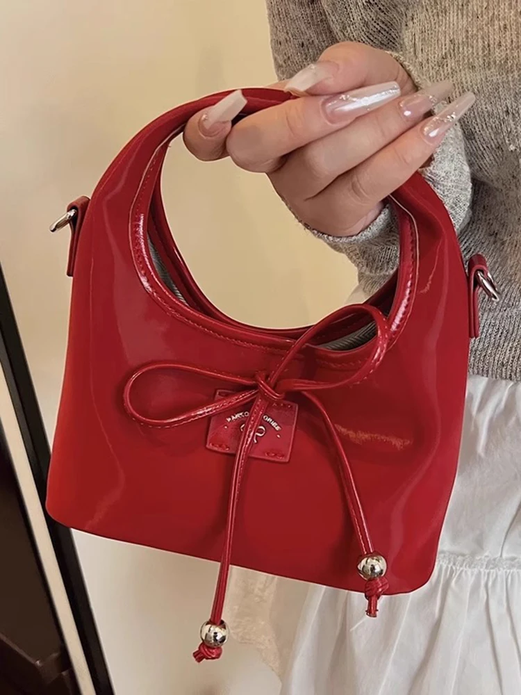 Red Premium Handbag Shiny Leather Bow Women's Handbag 2025 New Fashion Exquisite Single Shoulder Crossbody Bag Wedding Bride Bag
Red Premium Handbag Shiny Leather Bow Women's Handbag 2025 New Fashion Exquisite Single Shoulder Crossbody Bag Wedding Bride Bag