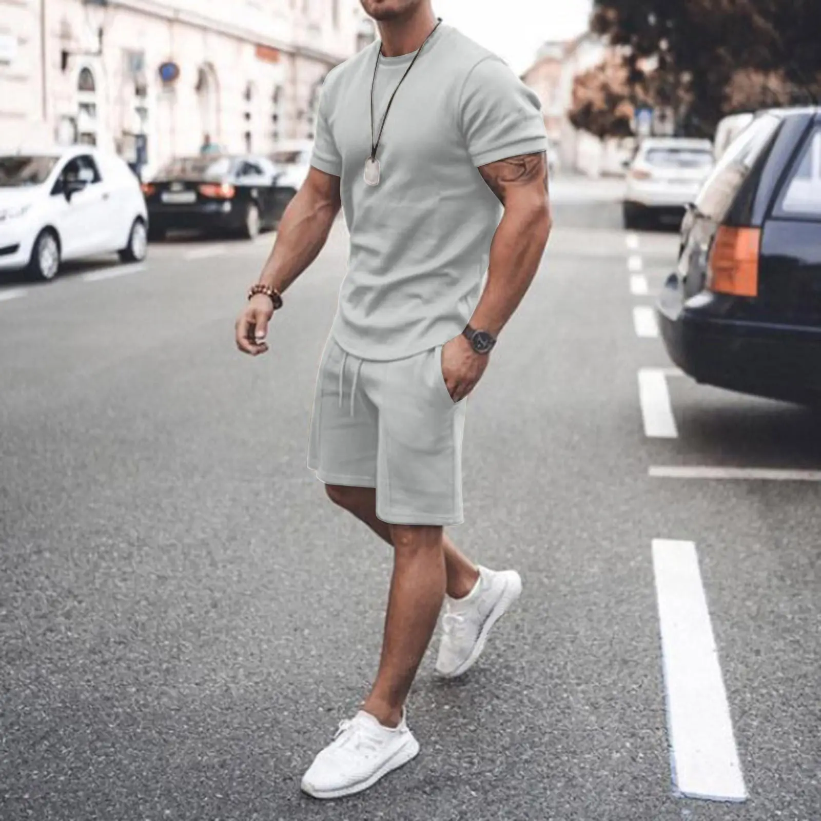 Summer New Men's Short sleeved Set Loose Solid Color T-shirt Set Casual Two Piece Sportswear Sweat-absorbing and Breathable
Summer New Men's Short sleeved Set Loose Solid Color T-shirt Set Casual Two Piece Sportswear Sweat-absorbing and Breathable
