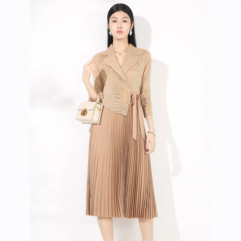 Miyake fashion trendy spring elegant retro slimming and slimming suit collar hot stamped large pendant pleated dress [ 20252081
Miyake fashion trendy spring elegant retro slimming and slimming suit collar hot stamped large pendant pleated dress [ 20252081