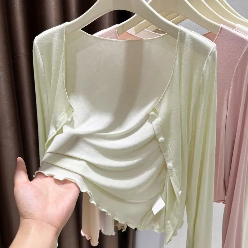 Женская летняя длинная накидка-пальто из модала больших размеров с защитой от солнца, с деревянным воротником, универсальная верхняя одежда
Женская летняя длинная накидка-пальто из модала больших размеров с защитой от солнца, с деревянным воротником, универсальная верхняя одежда