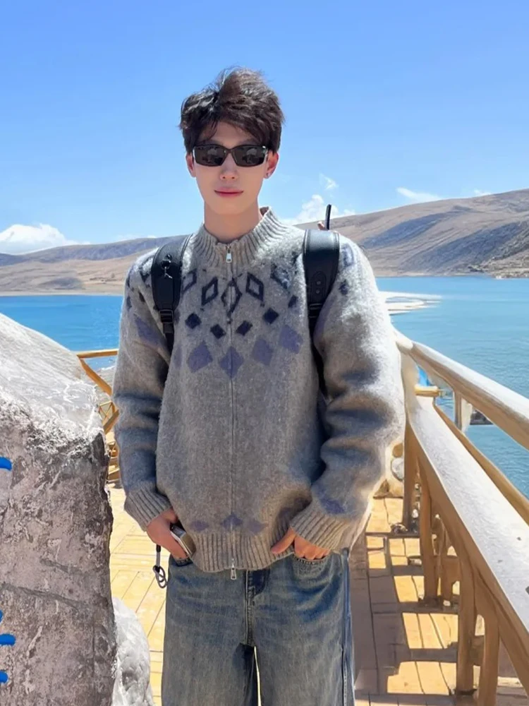 American Sle Vintage Fair Isle Knitted Sweater Coat Men's Autumn Winter High Sensation Diamond Pattern Knitwear Jaet
American Sle Vintage Fair Isle Knitted Sweater Coat Men's Autumn Winter High Sensation Diamond Pattern Knitwear Jaet